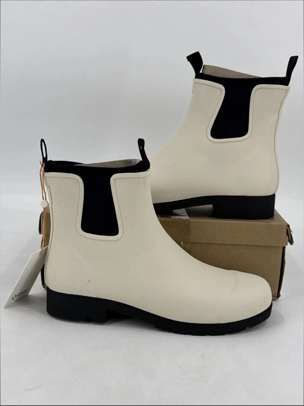 NWT Quince Recycled Waterproof Short Ankle Rain Boots in the color stone